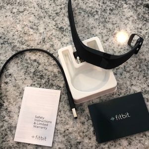 Fitbit Charge HR black small worn twice!